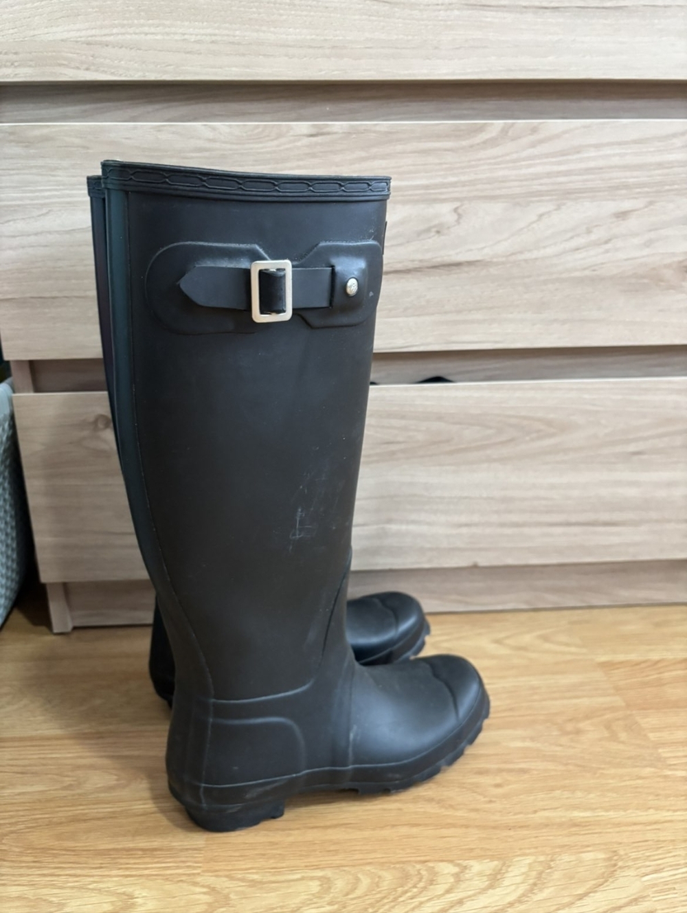 Hunter Tall Rain Boot With Beige Patterned Lining - Picture 3 of 6